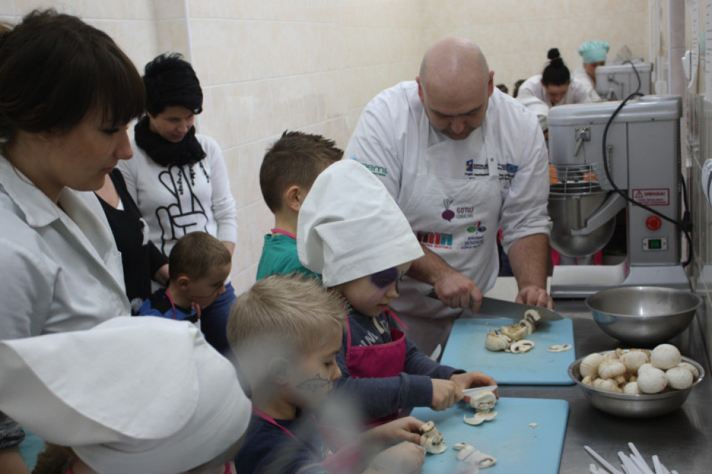 Przedszkolaki z Misia gościnnie w ZS nr 2