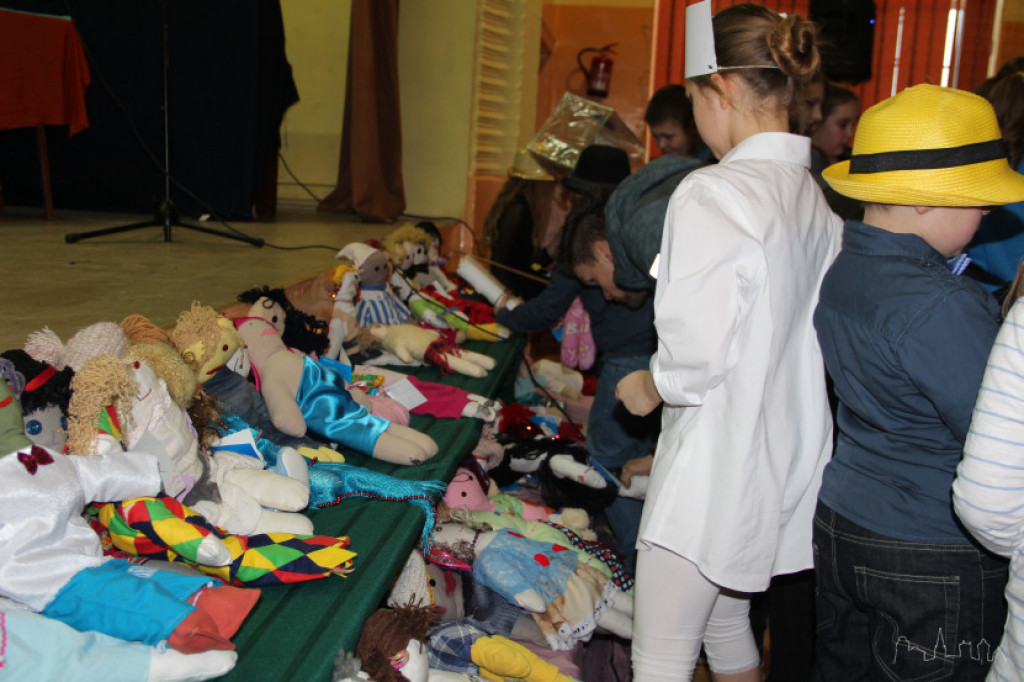 Szmaciane lalki ratują życie dzieciom z Sudanu