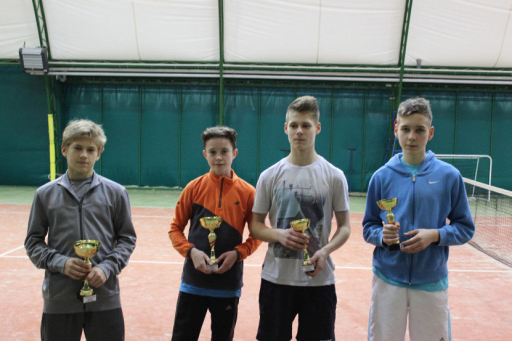 Halowy wojewódzki turniej klasyfikacyjny kadetów