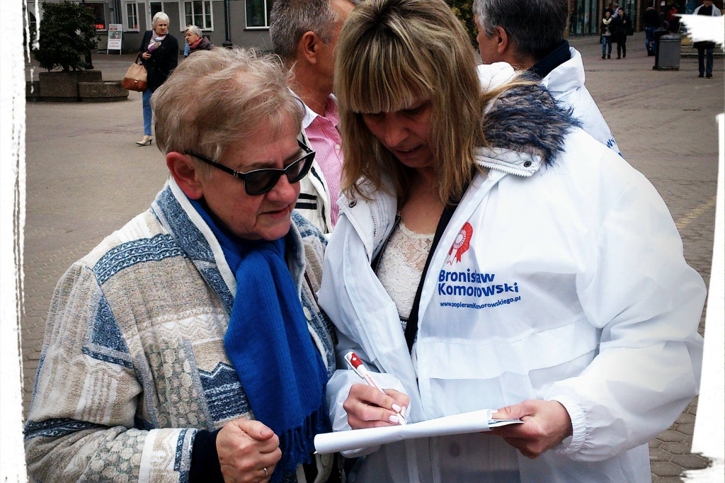 Bronkobus stanął na Placu Wolności