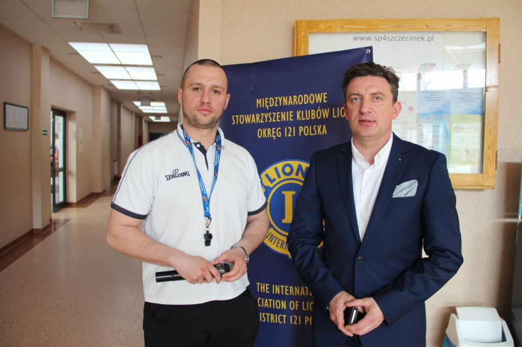 Zawodnicy AZS Koszalin spotkali się z młodymi koszykarzami ze Szczecinka