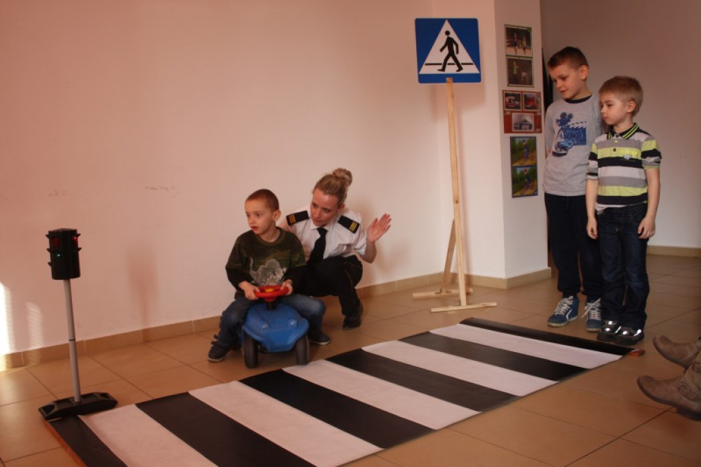 Przedszkolaki z wizytą u strażników miejskich