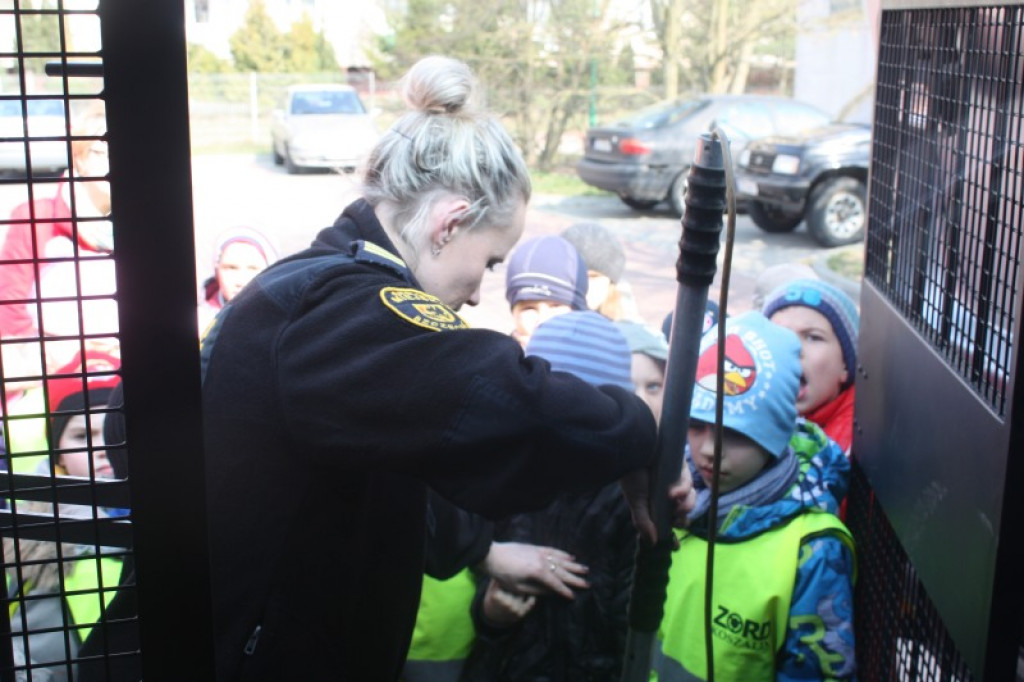 Przedszkolaki z wizytą u strażników miejskich