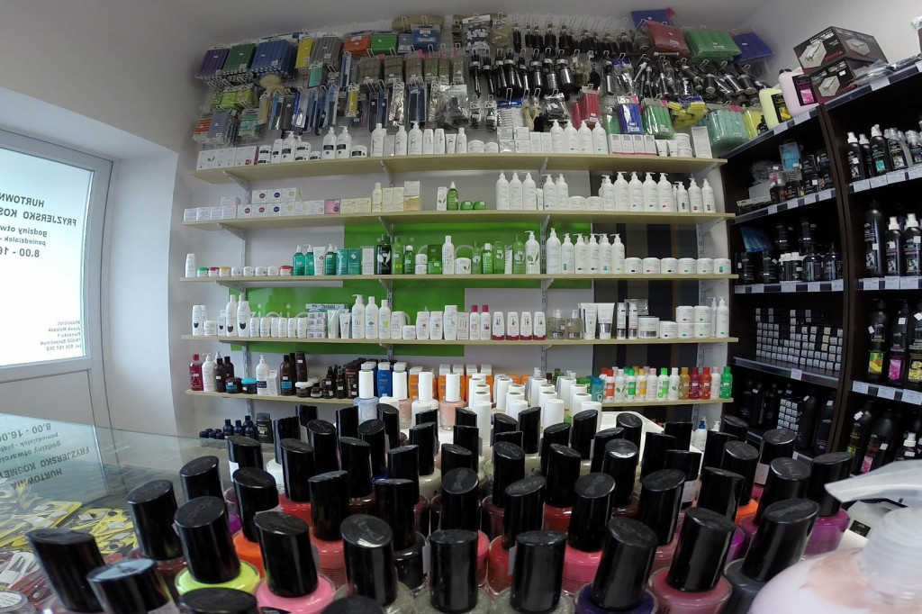 Hurtownia fryzjersko-kosmetyczna przy ul. Karlińskiej 9i w Szczecinku