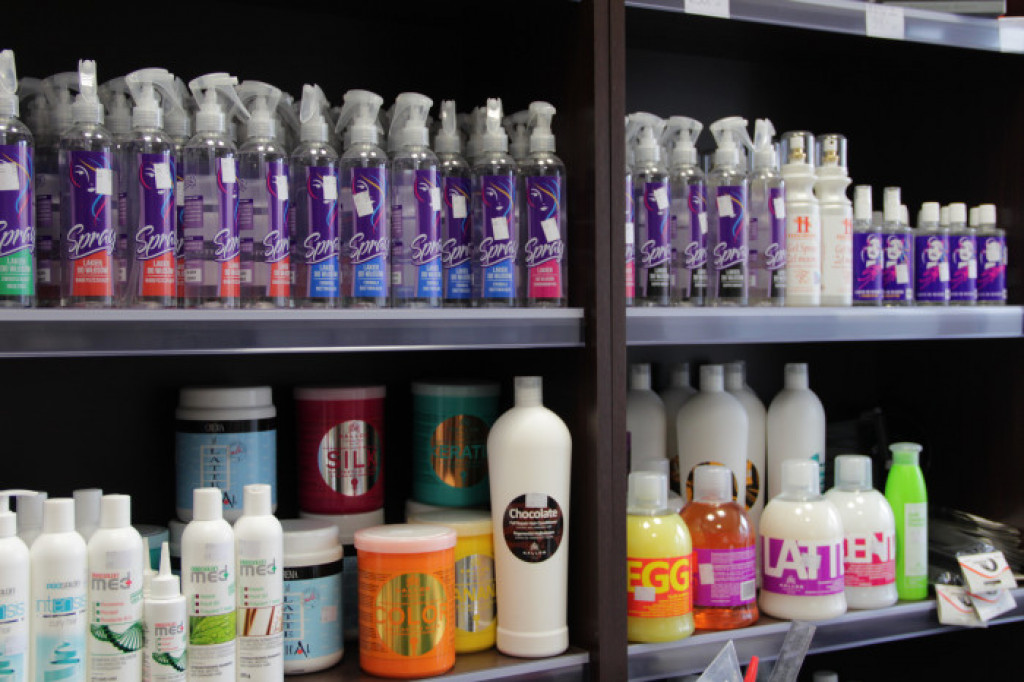 Hurtownia fryzjersko-kosmetyczna przy ul. Karlińskiej 9i w Szczecinku