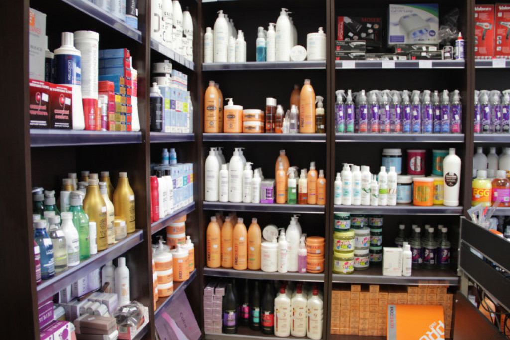 Hurtownia fryzjersko-kosmetyczna przy ul. Karlińskiej 9i w Szczecinku