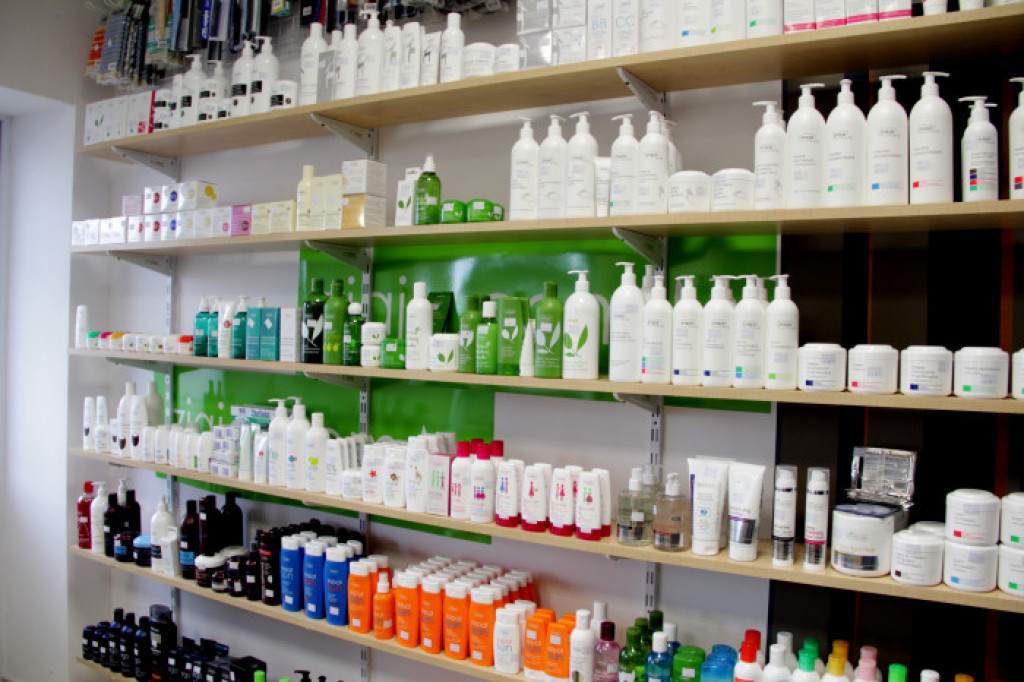 Hurtownia fryzjersko-kosmetyczna przy ul. Karlińskiej 9i w Szczecinku