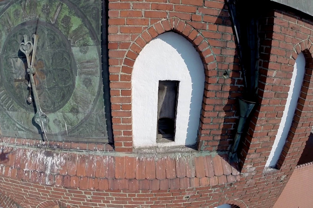 Wieża kościoła NNMP w Szczecinku z lotu ptaka