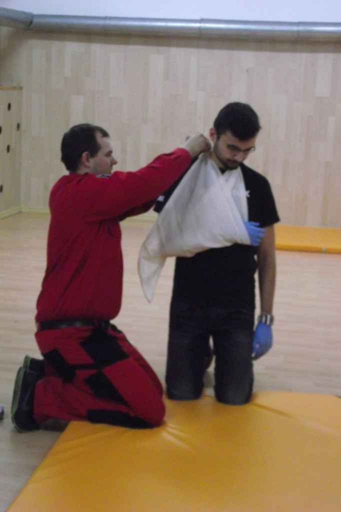 Pierwszoklasiści SP7 na warsztatach pierwszej pomocy