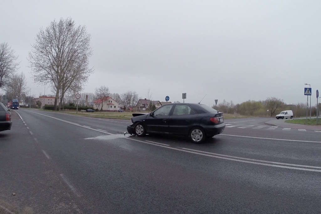 Kolizja dwóch osobówek na Narutowicza