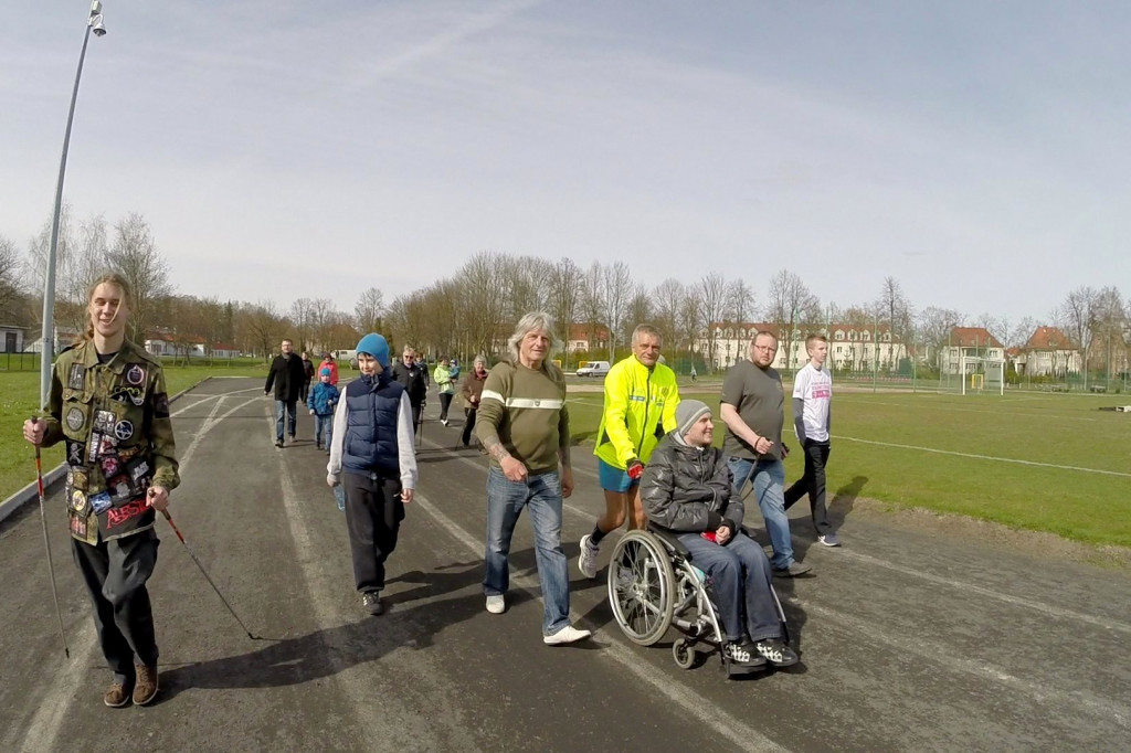 Marsz nordic walking