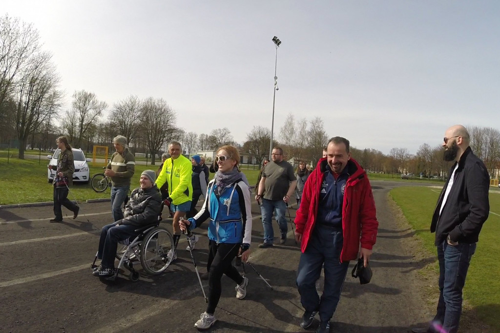 Marsz nordic walking