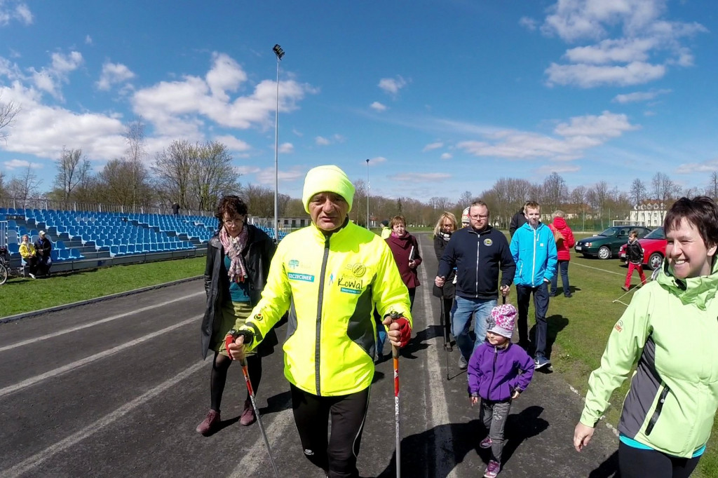 Marsz nordic walking