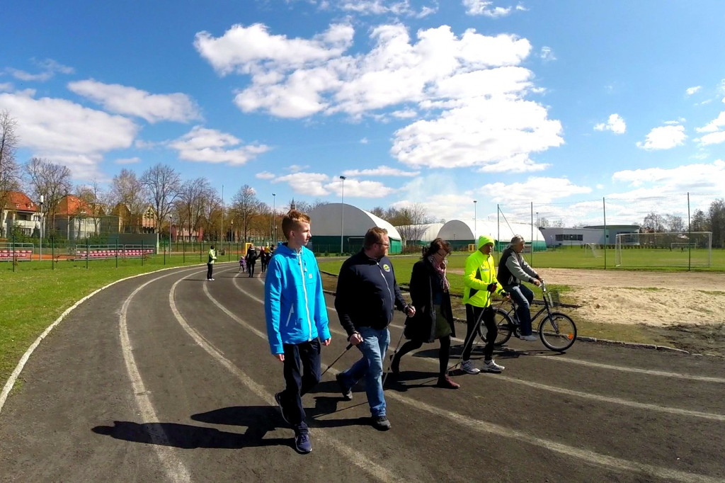 Marsz nordic walking