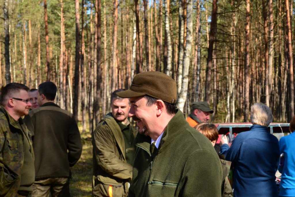 2000 sadzonek buka na Święto Lasu