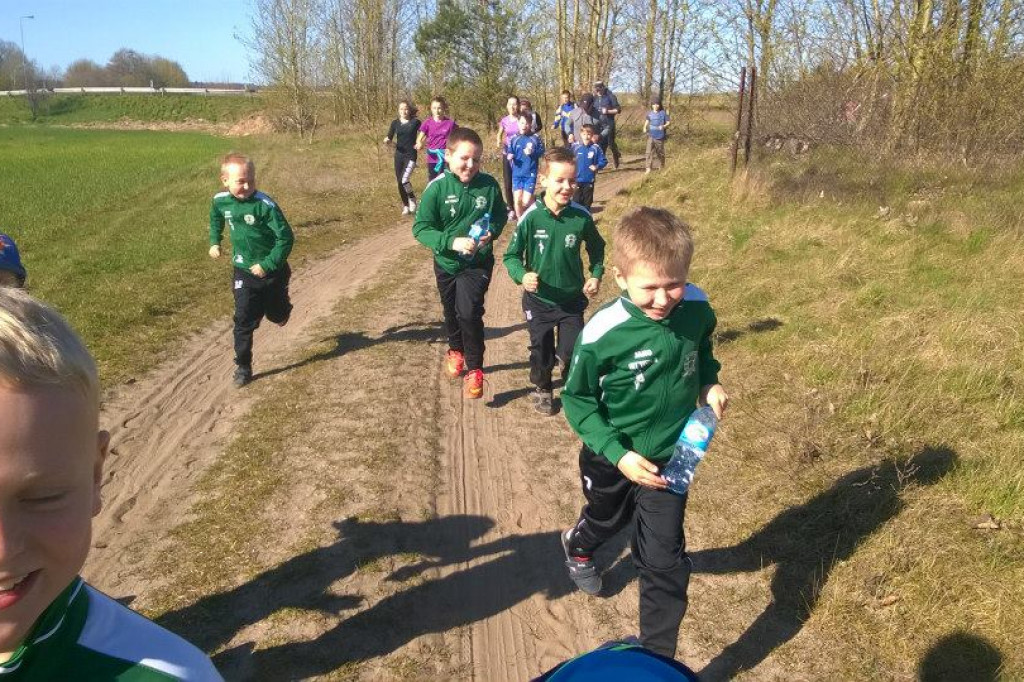 BARWICE: Marszobieg na Dzień Ziemi