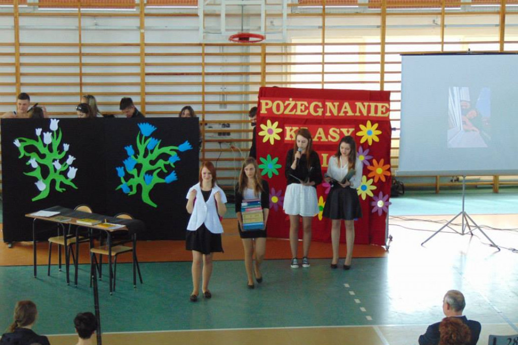 Pożegnanie klasy III LO w Barwicach / fot. Kacper Tomaszewicz