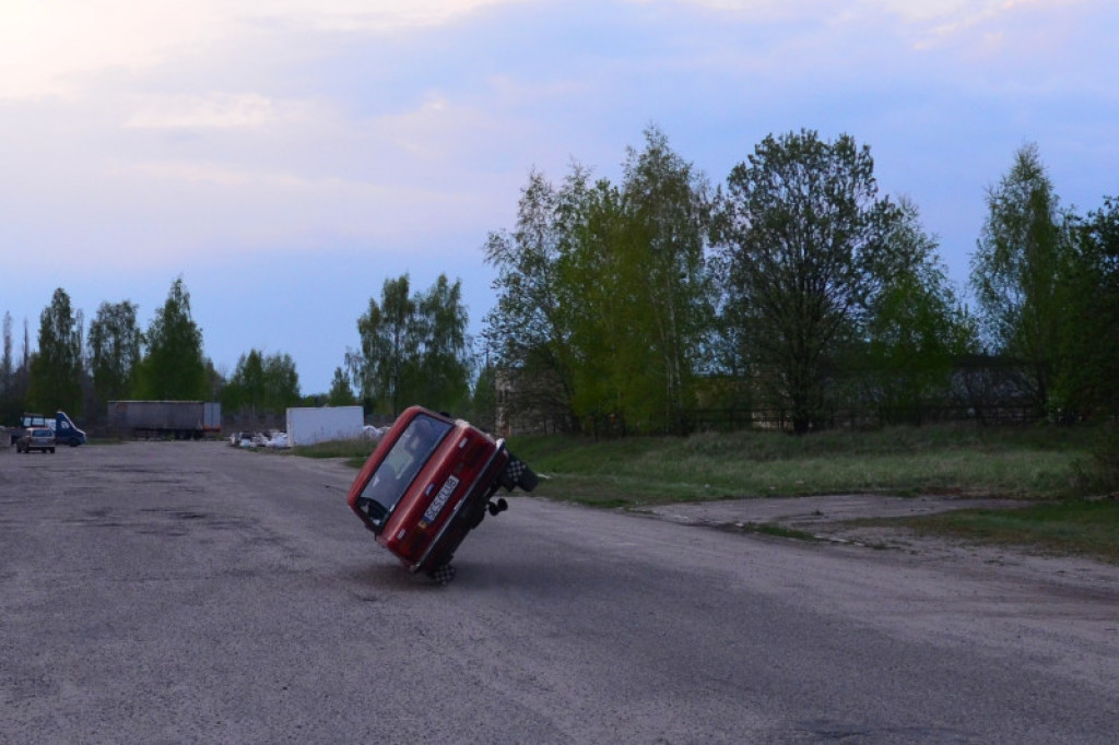 Za kierownicą kaskader Zbyszek Litwiniak / fot. Alik Buczacki