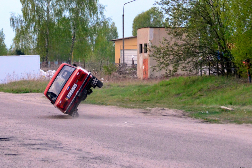 Za kierownicą kaskader Zbyszek Litwiniak / fot. Alik Buczacki