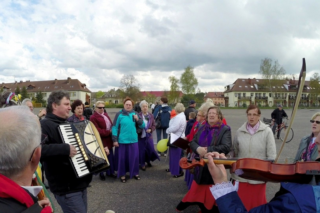 1-majowy pochód przeszedł ulicami Bornego Sulinowa