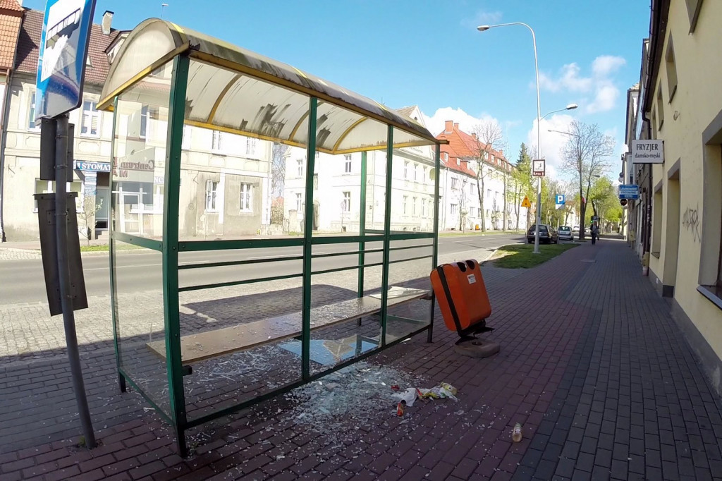 ul. 28 Lutego w Szczecinku - działania wandali