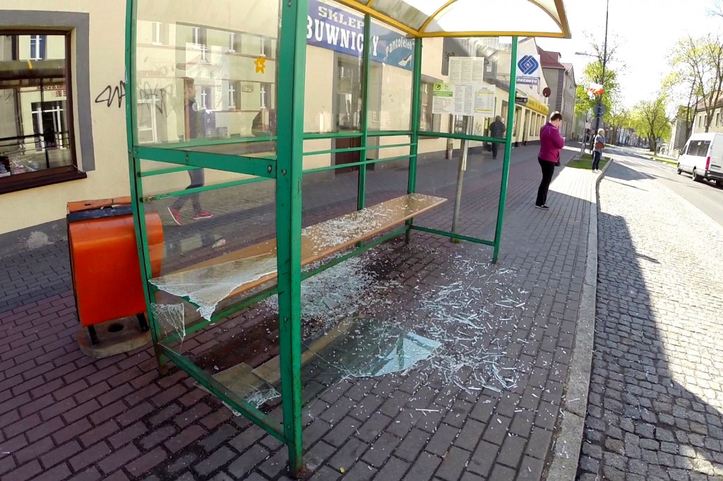 ul. 28 Lutego w Szczecinku - działania wandali