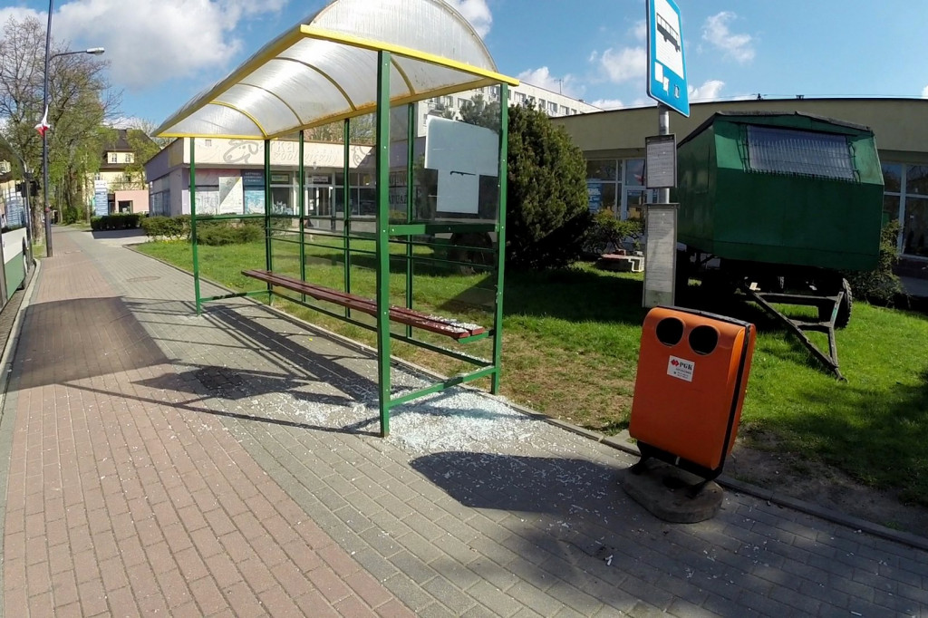 ul. 28 Lutego w Szczecinku - działania wandali