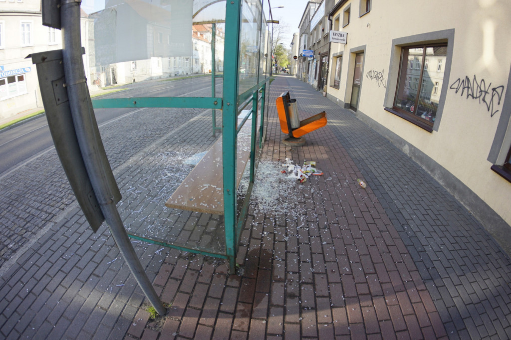 ul. 28 Lutego w Szczecinku - działania wandali