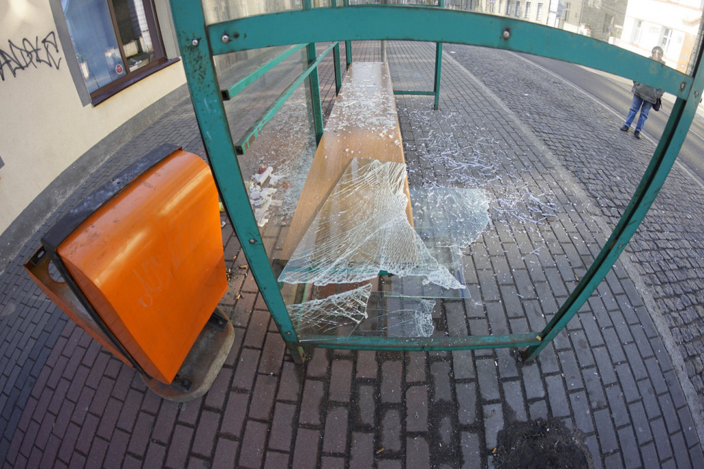 ul. 28 Lutego w Szczecinku - działania wandali