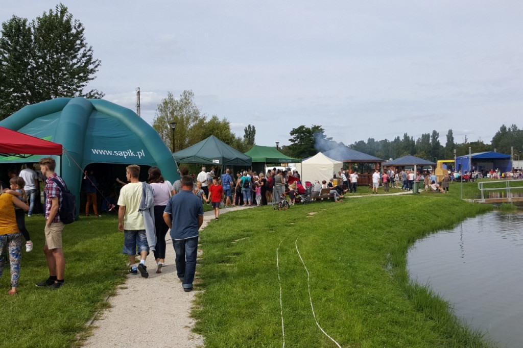 Tłumy na pikniku rodzinnym