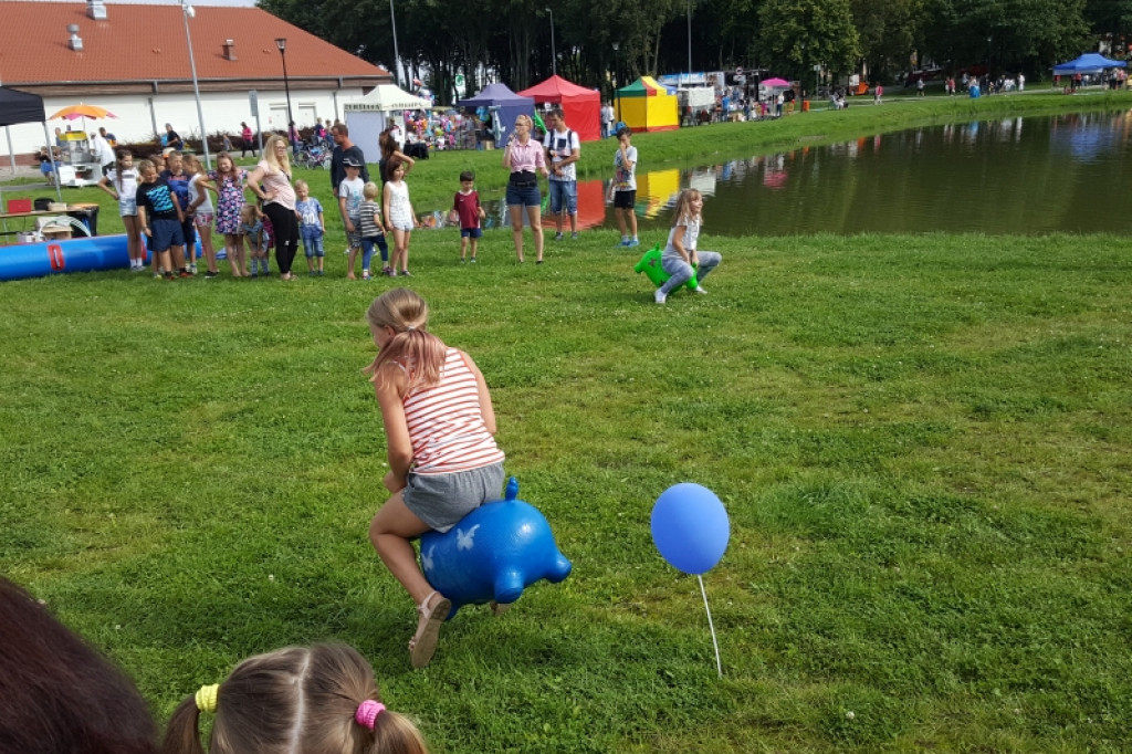 Tłumy na pikniku rodzinnym