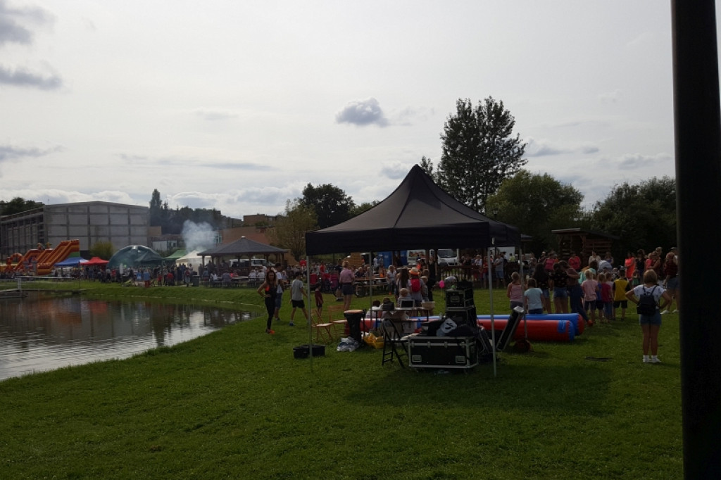 Tłumy na pikniku rodzinnym