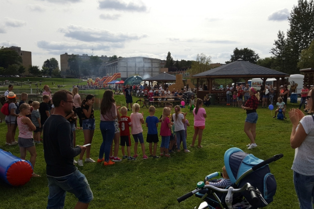 Tłumy na pikniku rodzinnym