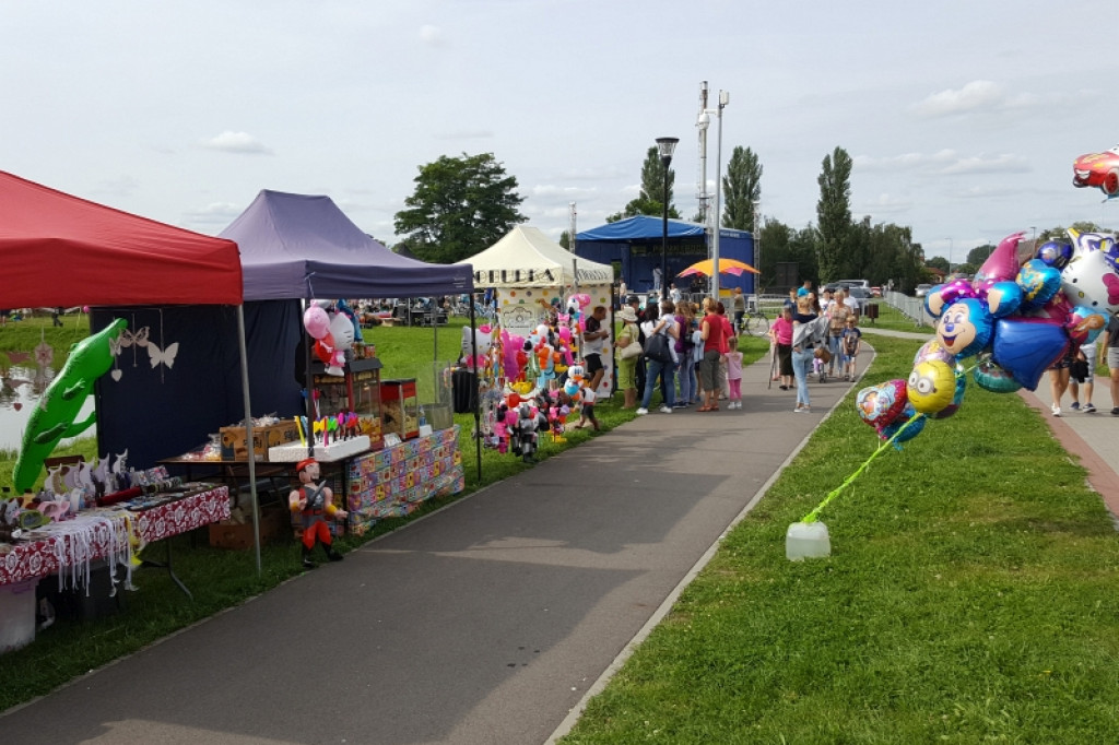 Tłumy na pikniku rodzinnym