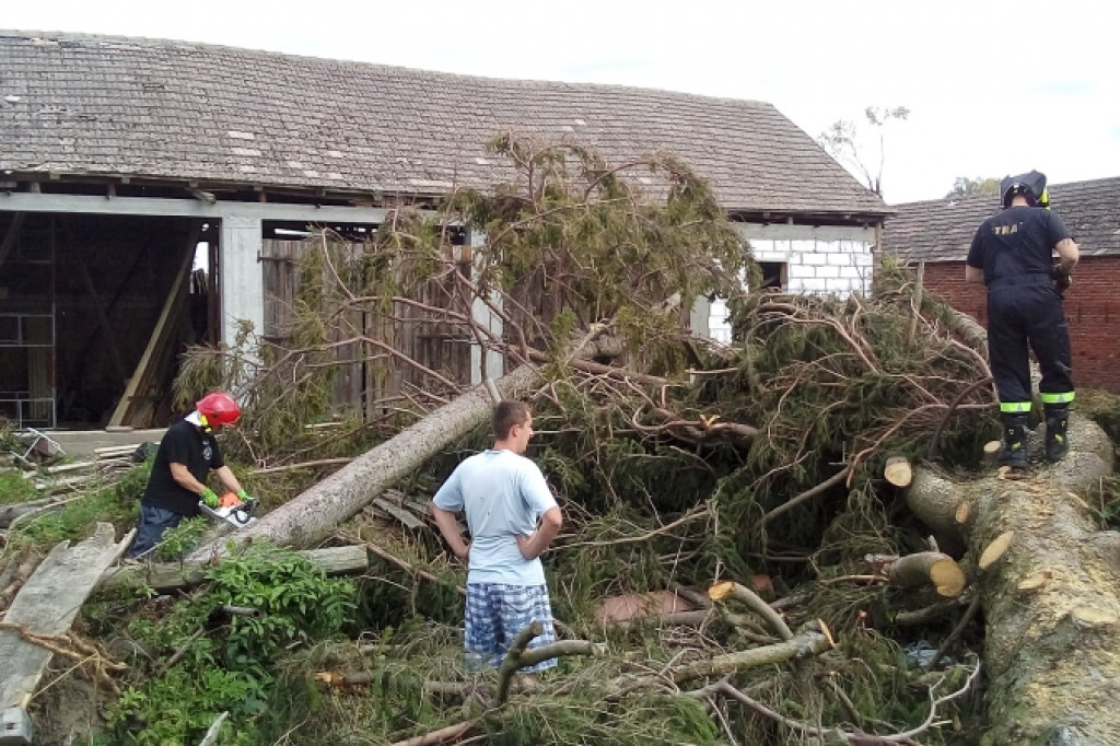 Nasi strażacy pomagają ofiarom nawałnicy