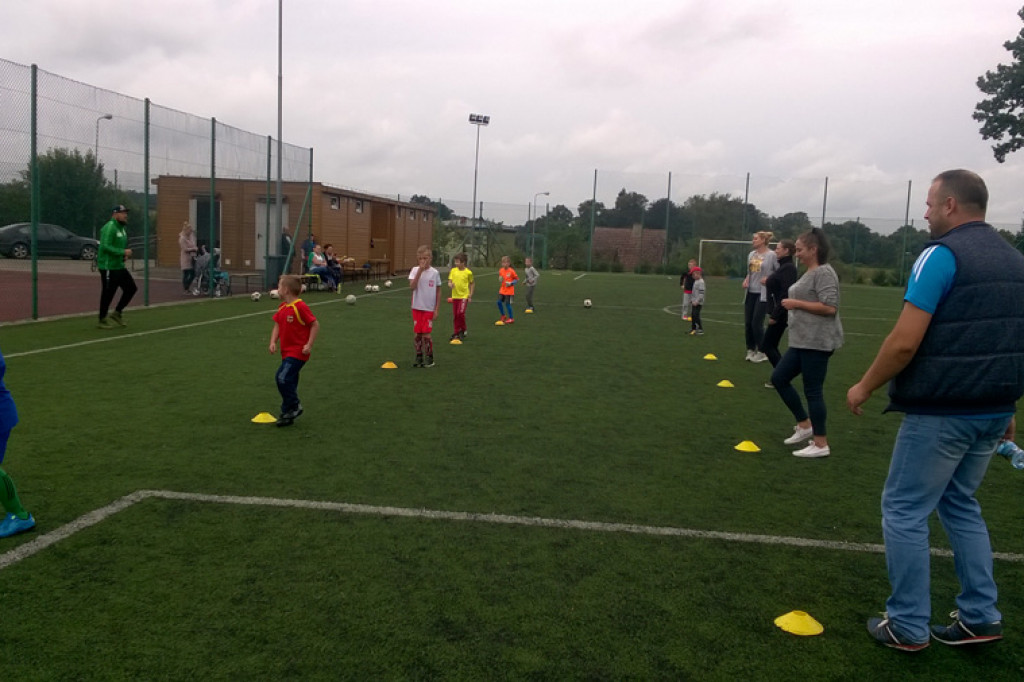 BARWICE: Dzień Sportu na Orliku