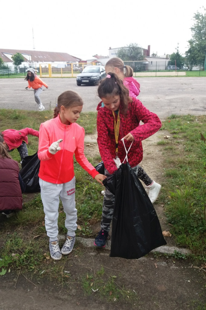 Społeczna sprząta Świat! ?Nie ma śmieci - są surowce?