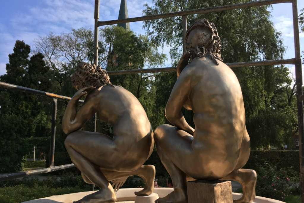 Dafne już zdobi Ogród Różany