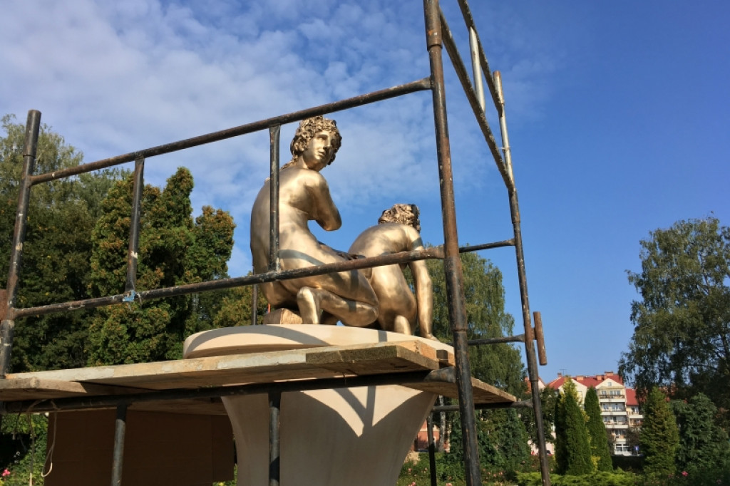 Dafne już zdobi Ogród Różany