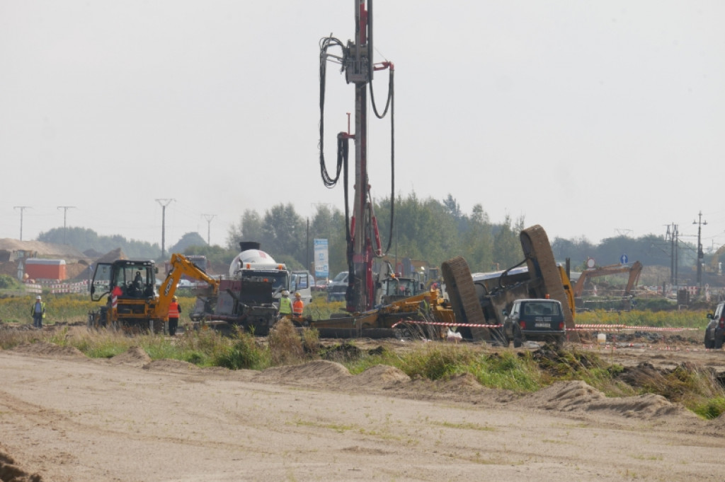 Wypadek na budowie obwodnicy. Przewróciła się wielka wiertnica