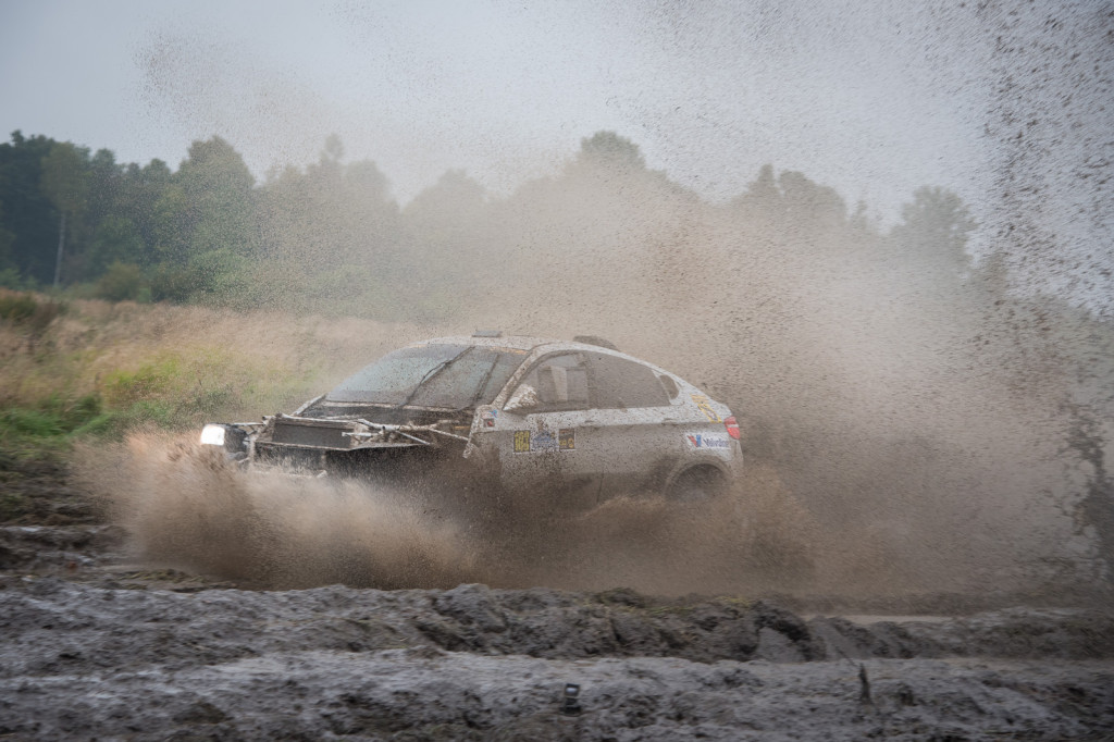 Baja Szczecinek. Szybkie Czarne, mokry Okonek