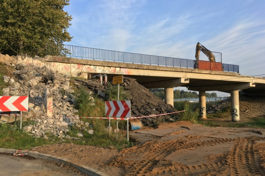 Budowa obwodnicy Szczecinka. Stary wiadukt znika z krajobrazu