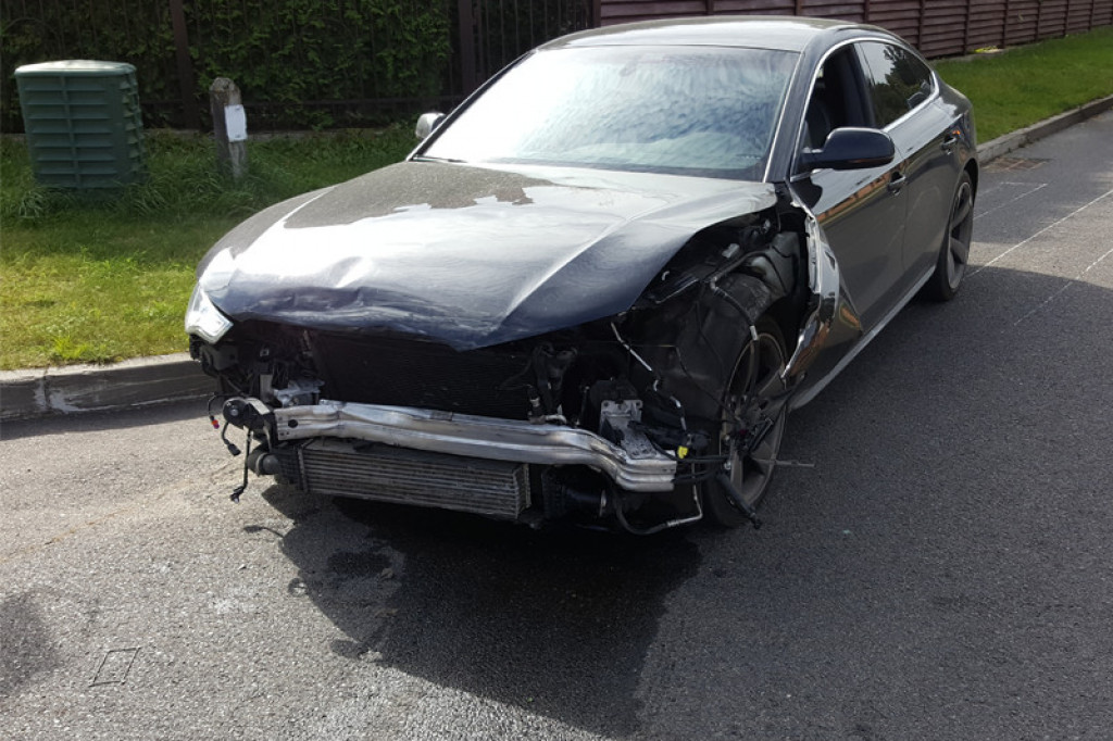 Zderzenie citroena z audi na osiedlu ?generalskim?