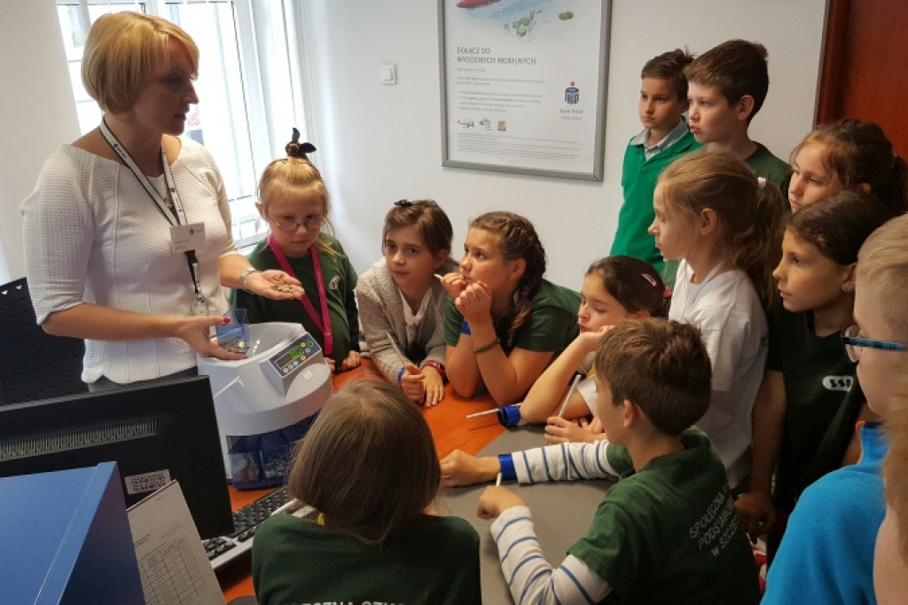 Ciekawa lekcja bankowości uczniów STO