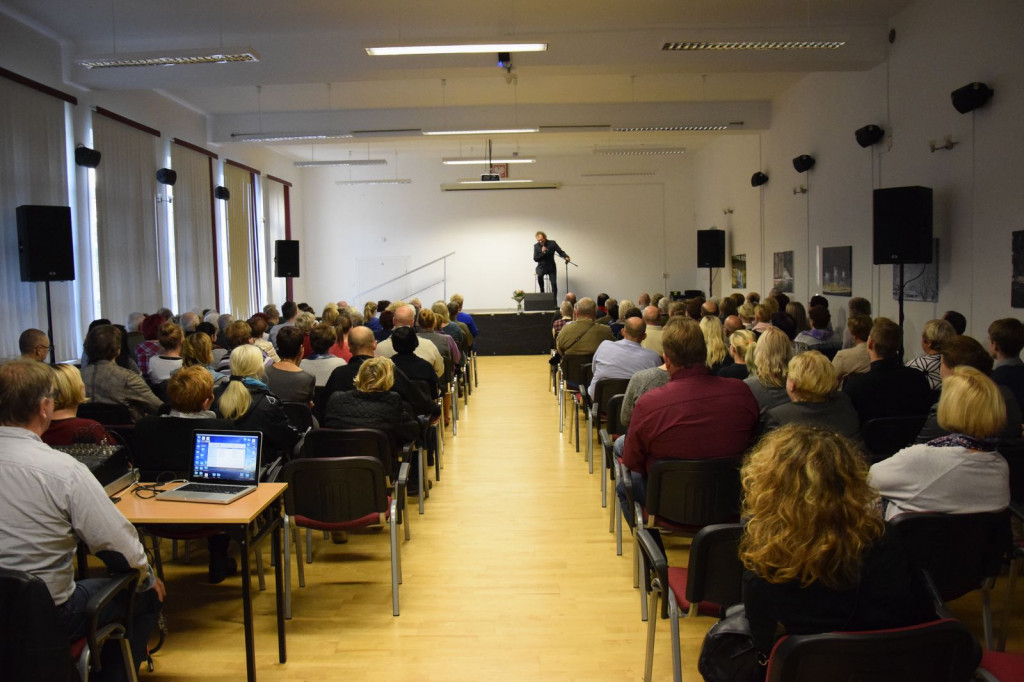 BORNE SULINOWO. Spotkanie autorskie z Andrzejem Poniedzielskim