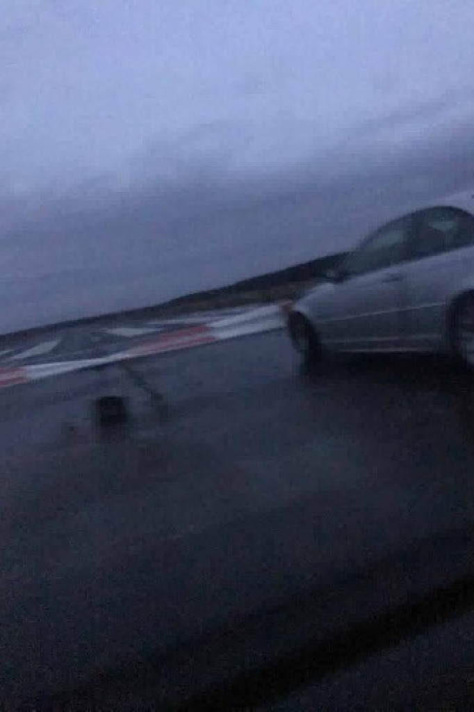 Zderzenie z barierką na lotnisku w Wilczych Laskach