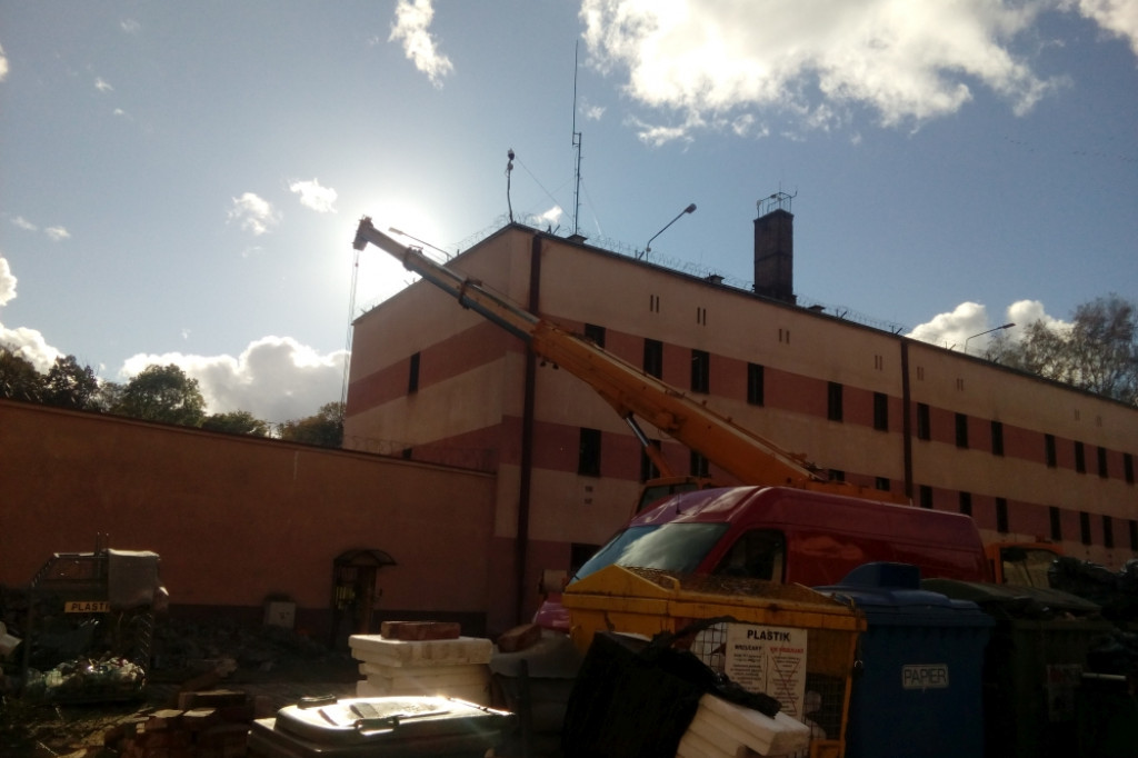 Prace remontowe i modernizacyjne na terenie Zakładu Karnego w Szczecinku