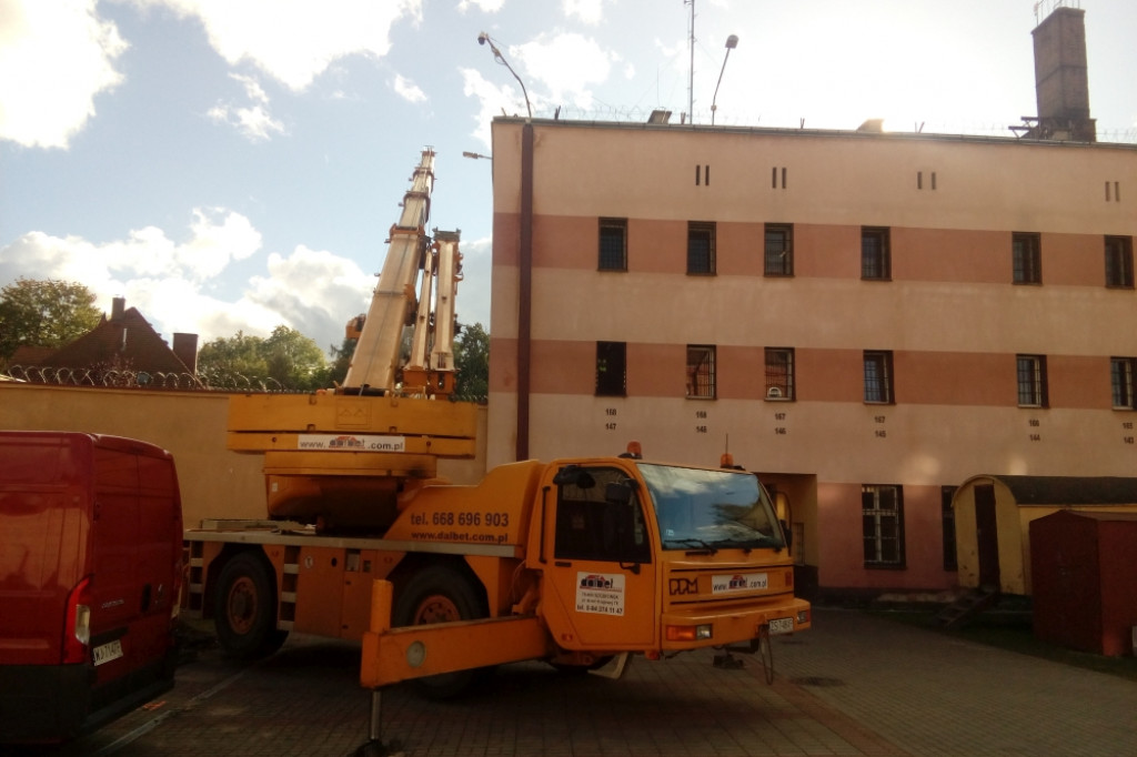 Prace remontowe i modernizacyjne na terenie Zakładu Karnego w Szczecinku