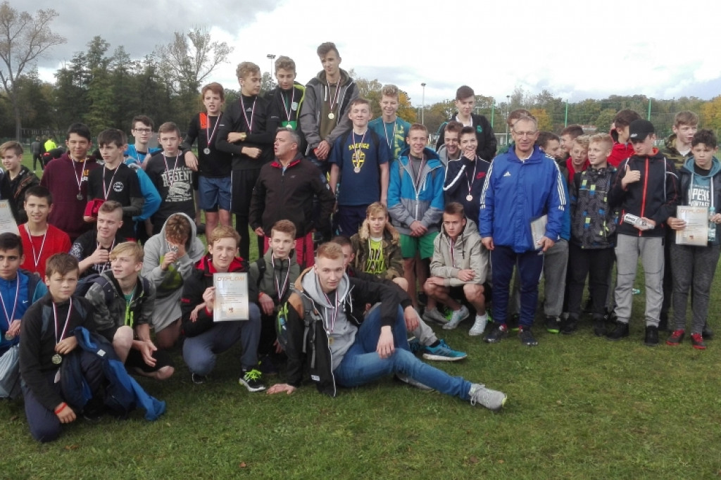 Mistrzostwa Powiatu Szczecinek w sztafetowych biegach przełajowych dziewcząt i chłopców