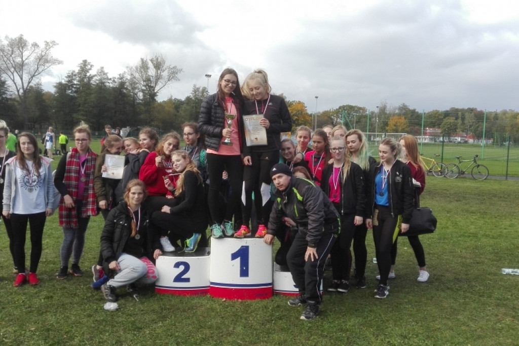 Mistrzostwa Powiatu Szczecinek w sztafetowych biegach przełajowych dziewcząt i chłopców